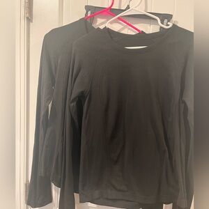 Old Navy bundle of seemless workout T-shirts.